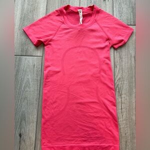 Lululemon 2.0 swiftly tech short sleeve shirt , lipgloss, size 0